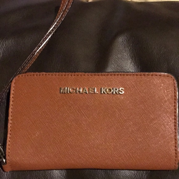 Michael Kors Handbags - Mk phone wallet wristlet